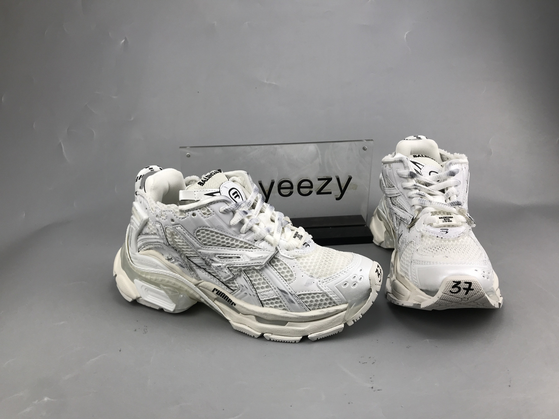 UA RUNNER WHITE