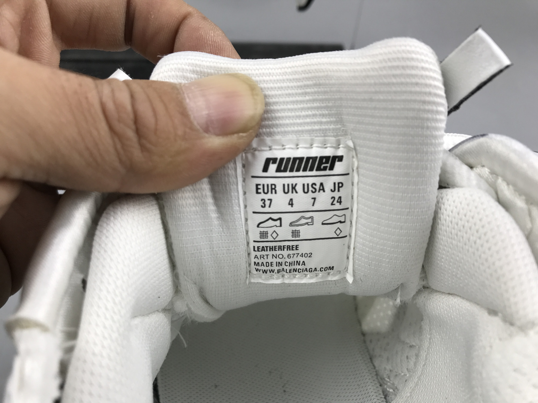 UA RUNNER WHITE