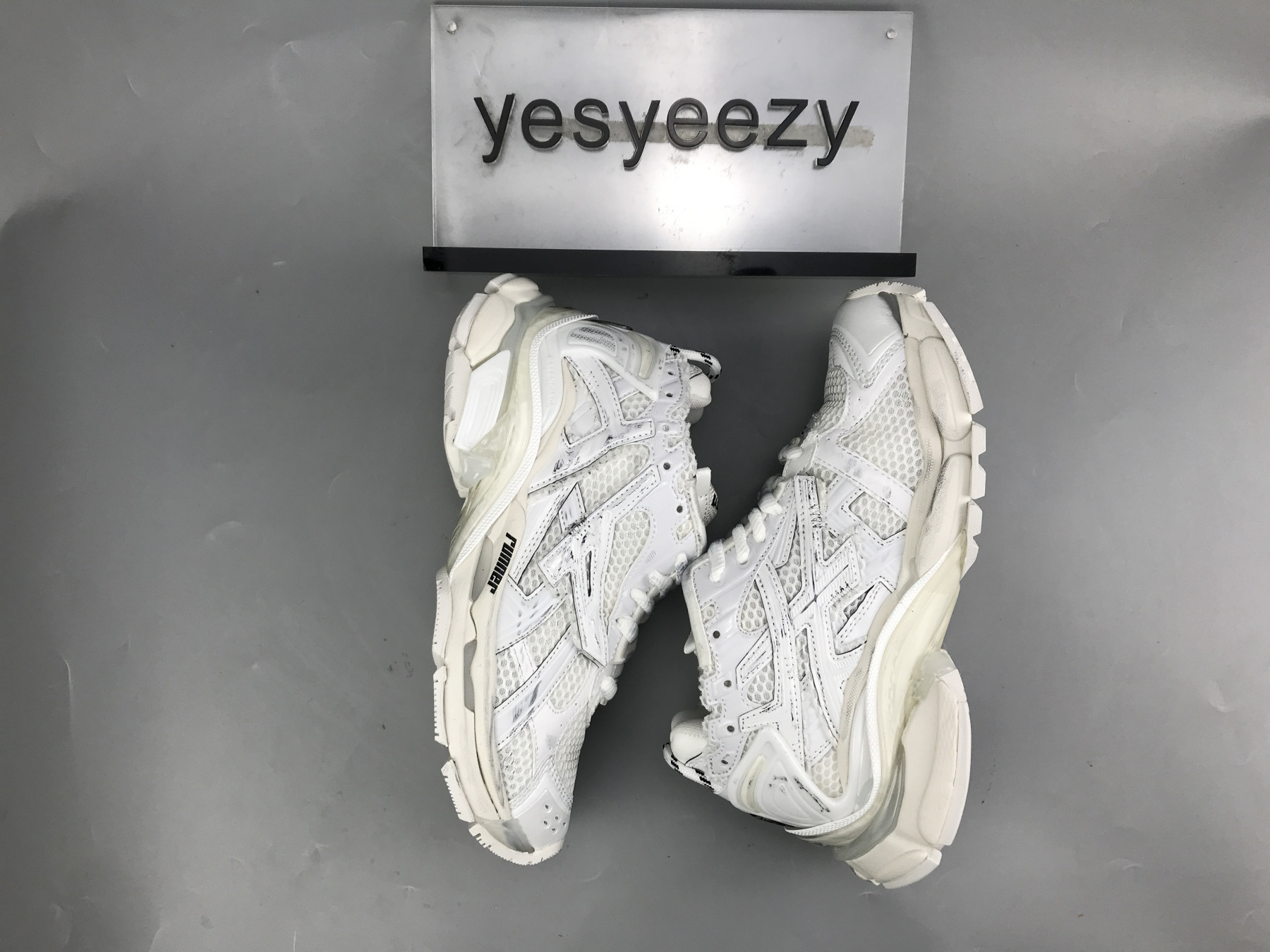 UA RUNNER WHITE