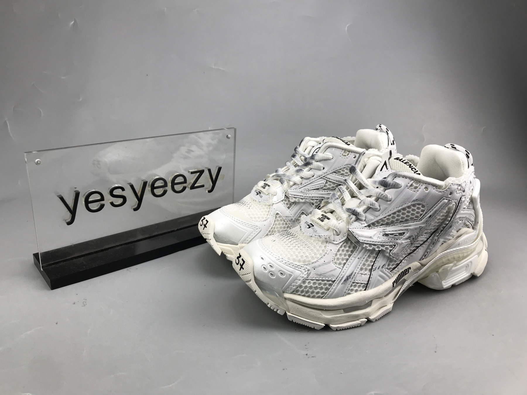 UA RUNNER WHITE