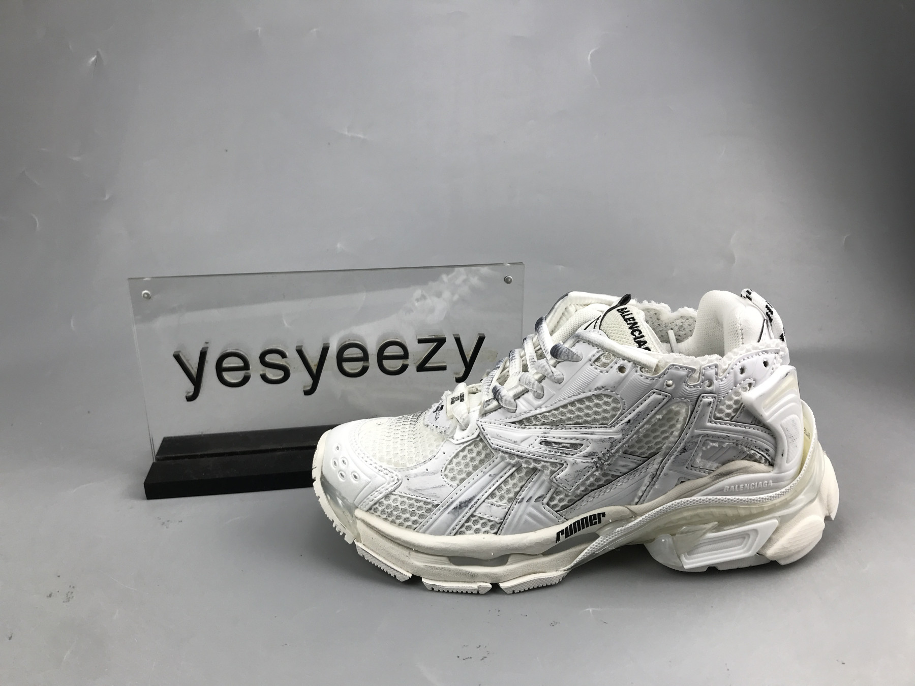 UA RUNNER WHITE