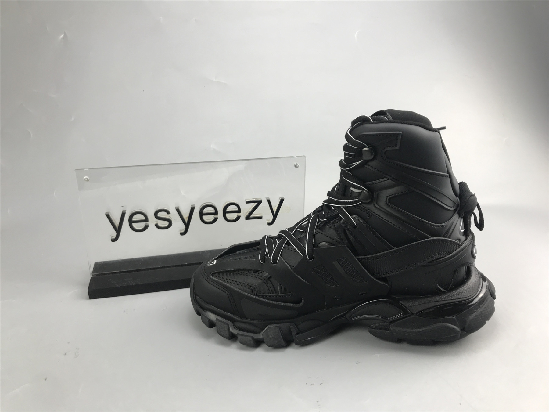 UA TRACK HIKE BLACK