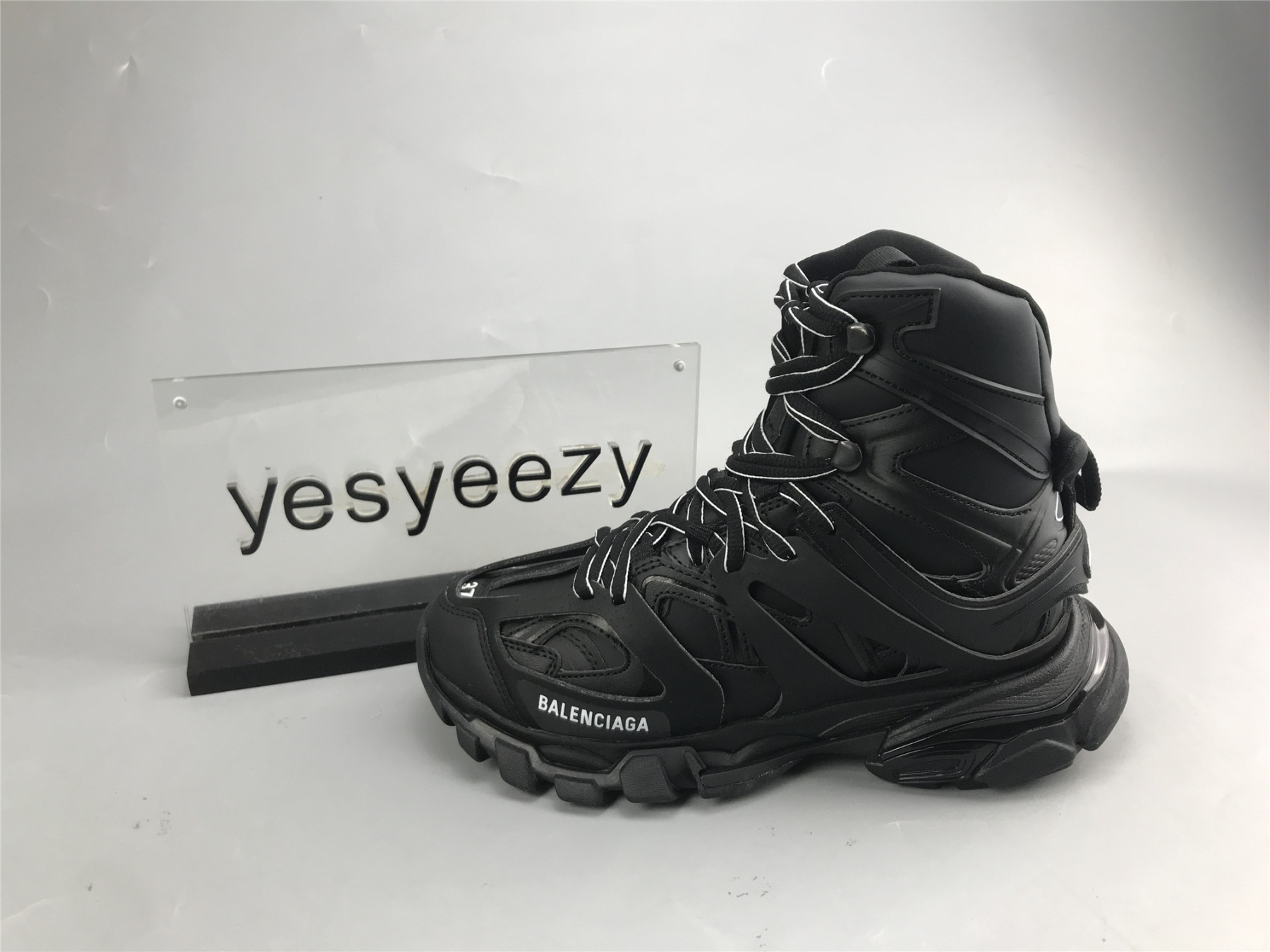 UA TRACK HIKE BLACK