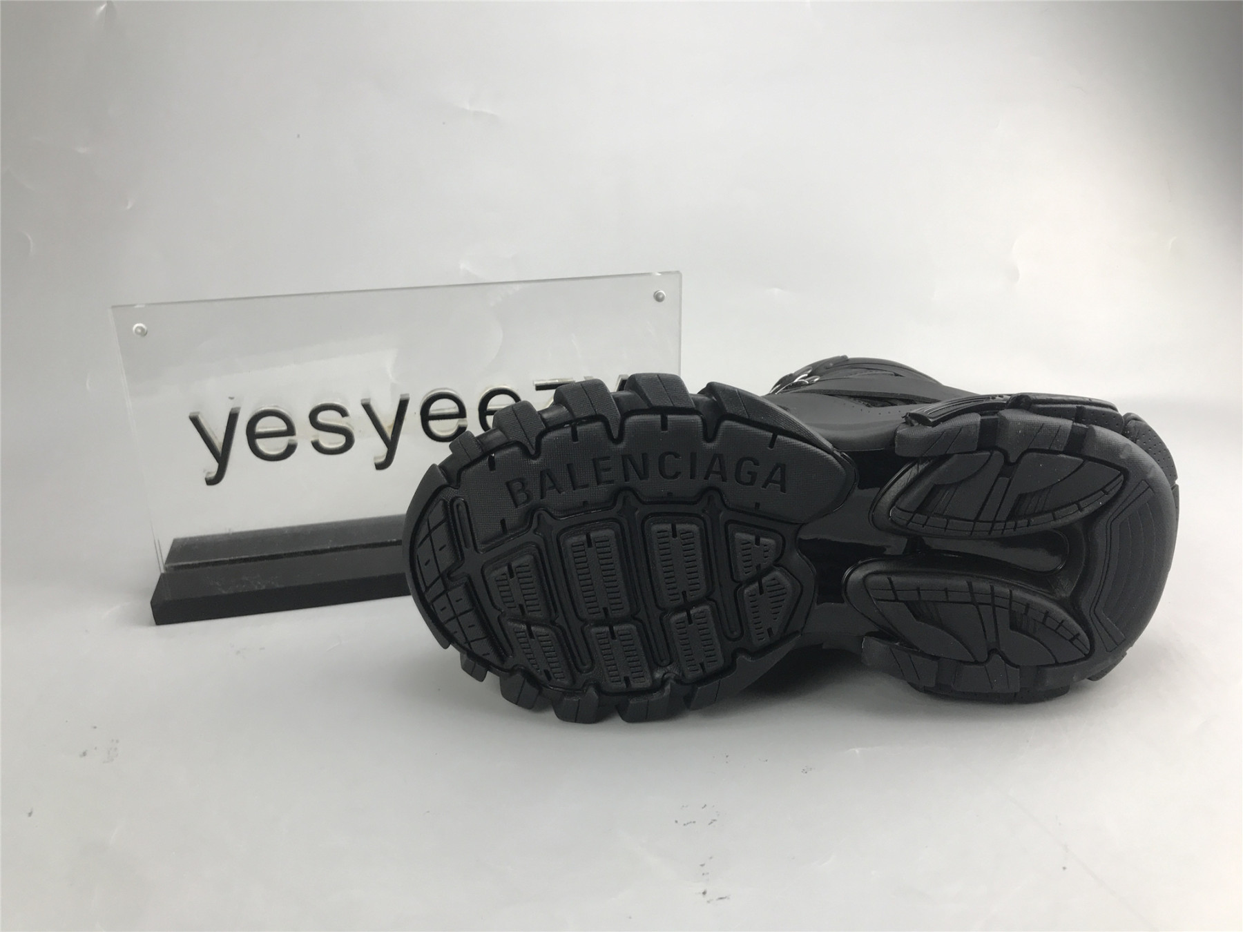 UA TRACK HIKE BLACK