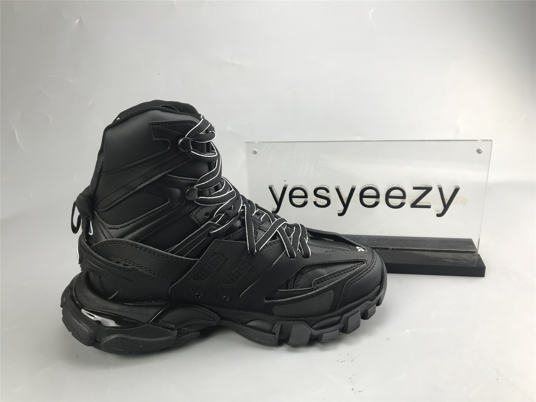 UA TRACK HIKE BLACK