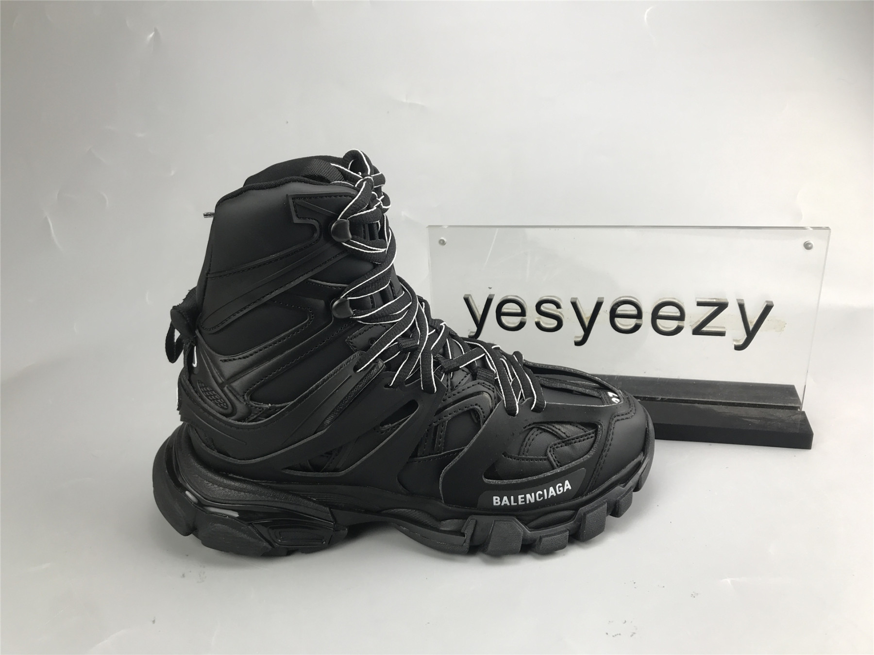 UA TRACK HIKE BLACK