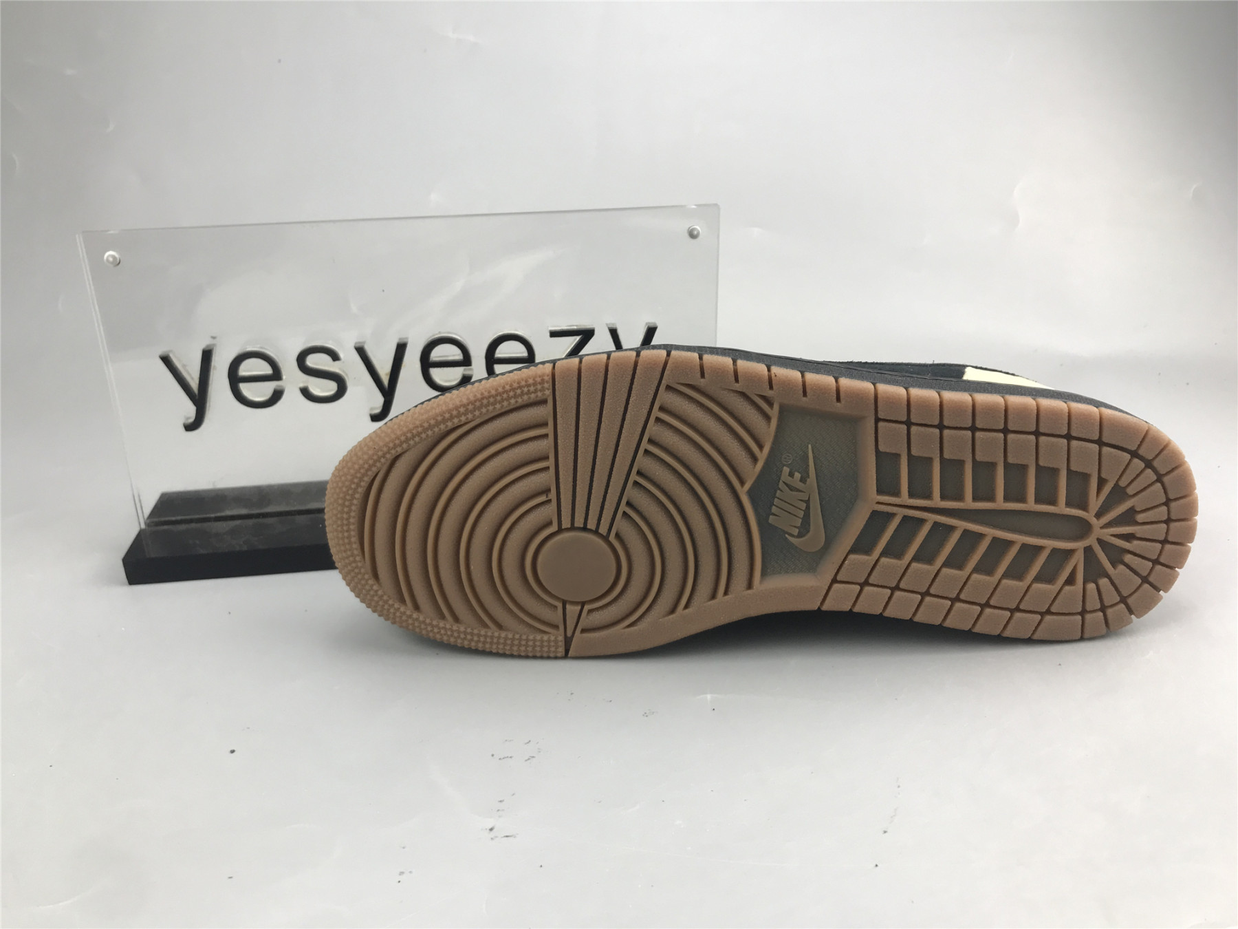 UA SOLEFLY X AIR JORDAN 1 LOW â€œCARNIVORE"
