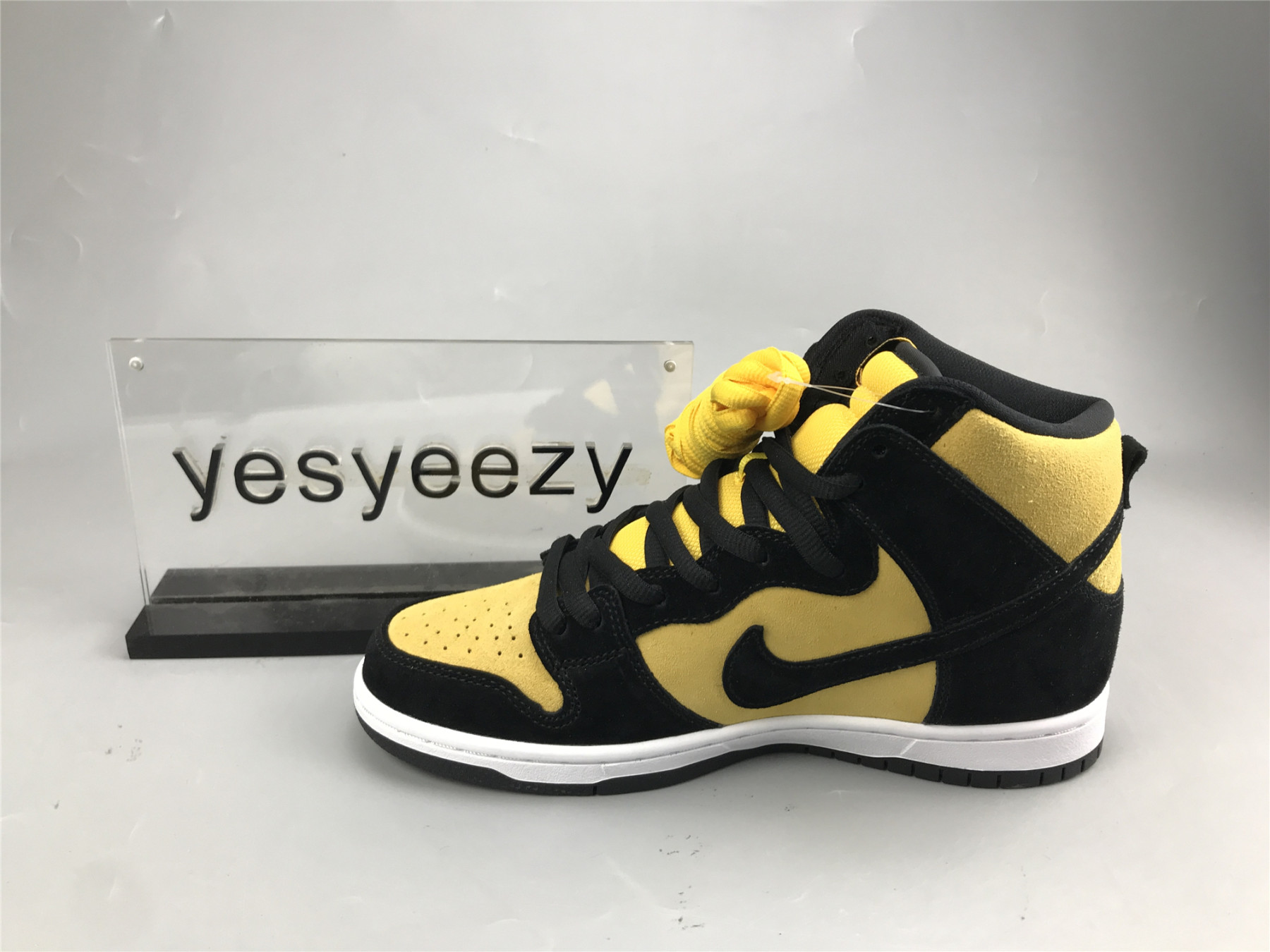 ua nike dunk high pro sb 