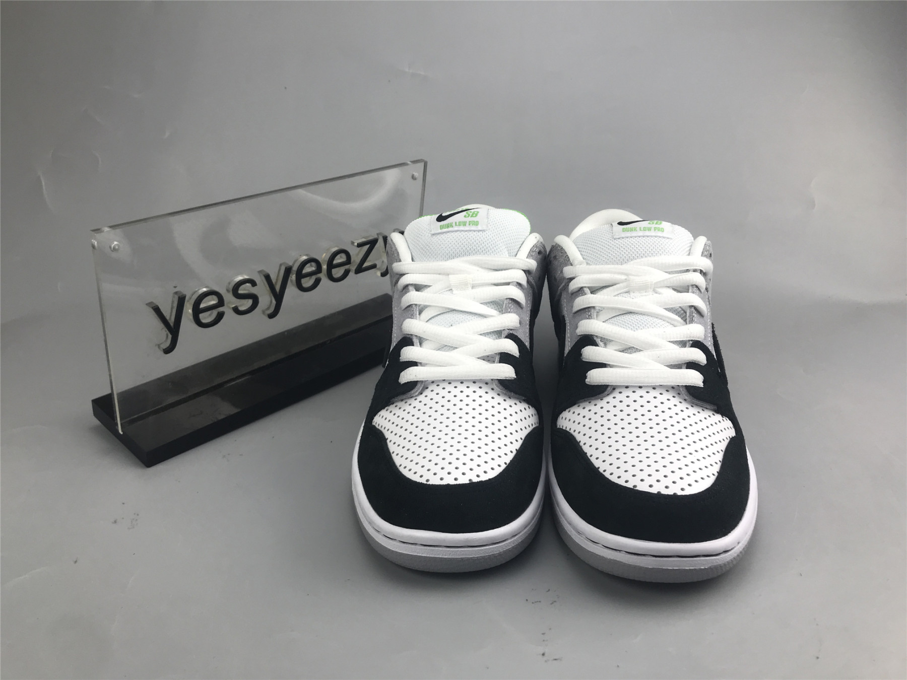 ua nike dunk low sb 