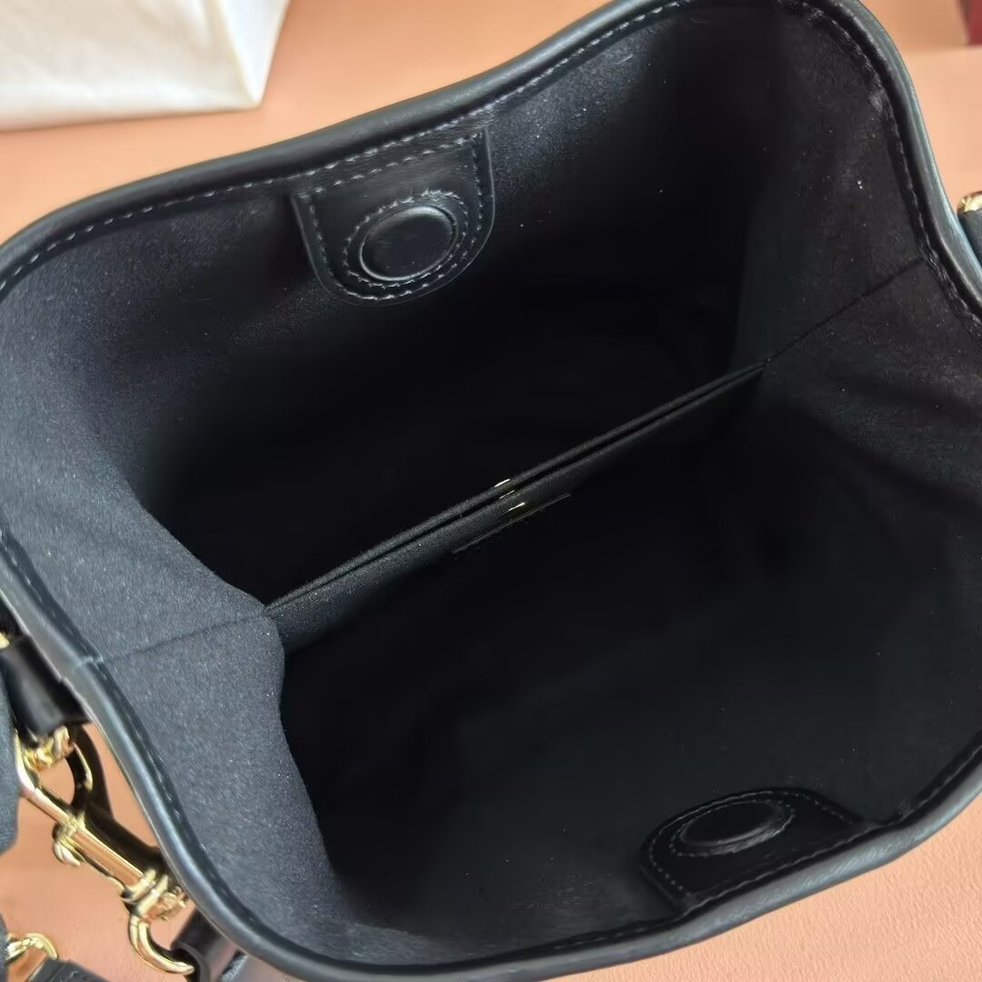 Gvc*1 GG Emblem Small Bucket Bag 19x18x11cm