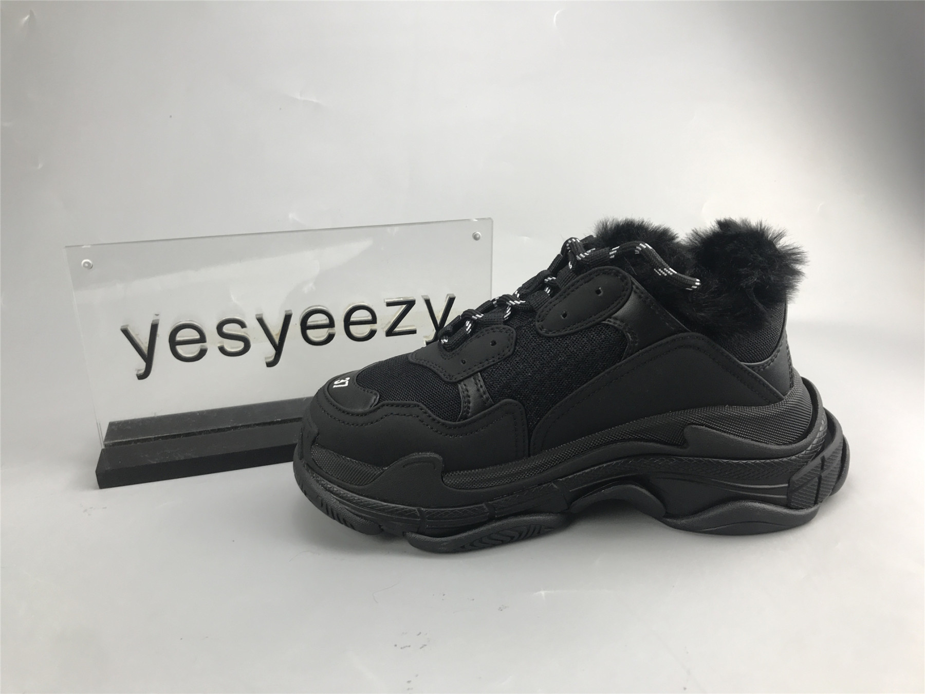 UA TRIPLE S SNEAKER FUR BLACK