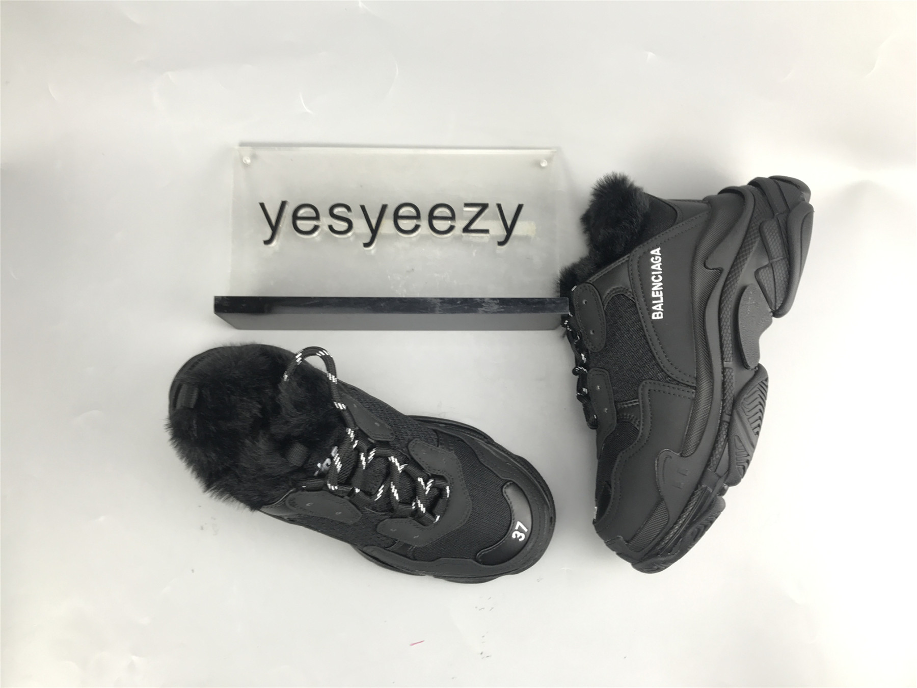 UA TRIPLE S SNEAKER FUR BLACK