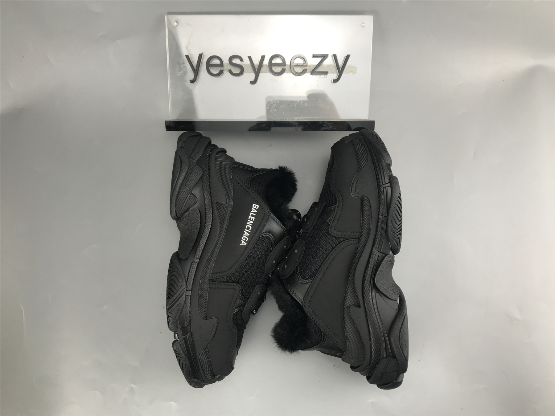 UA TRIPLE S SNEAKER FUR BLACK