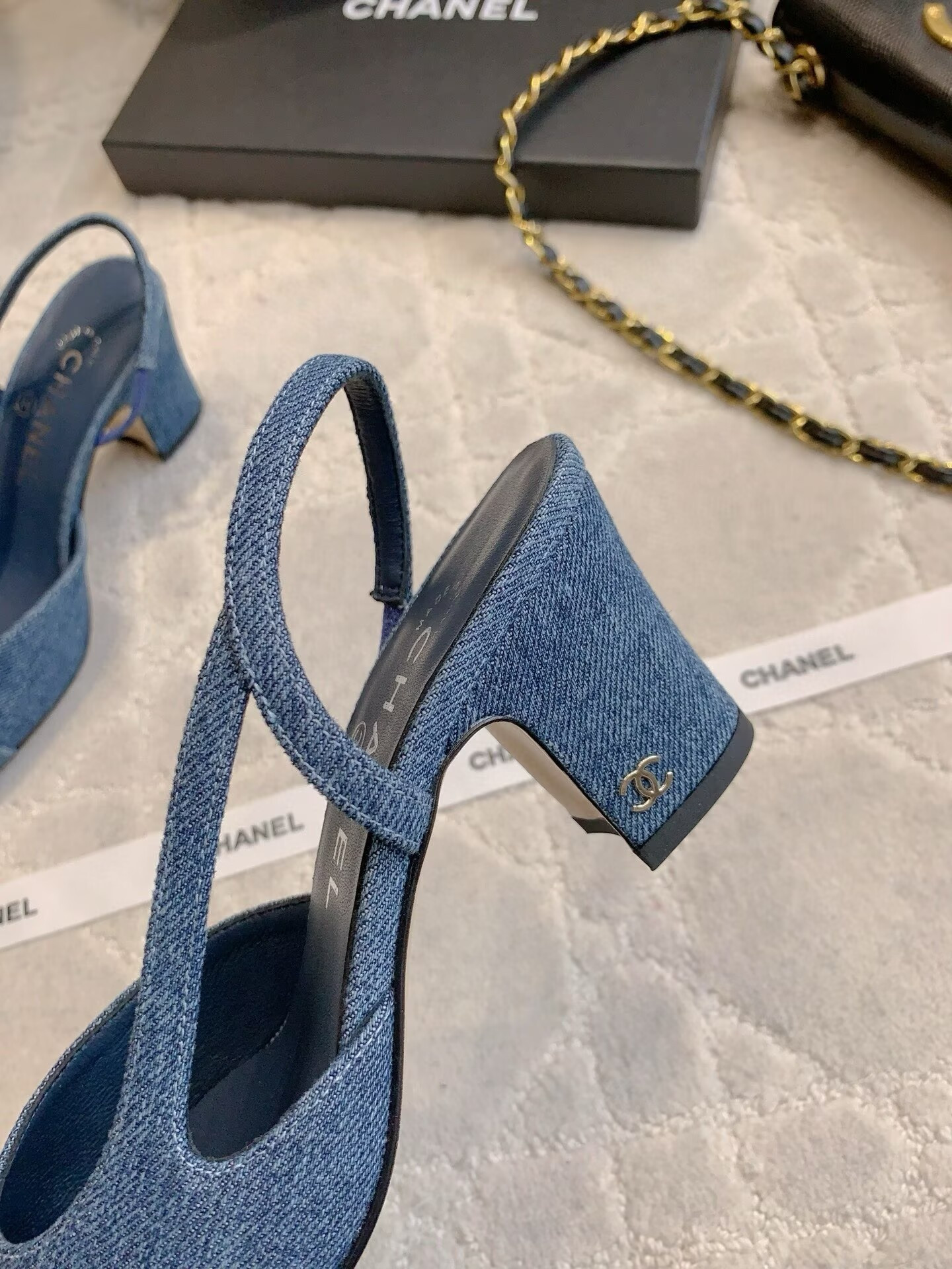ua Ch**el slingback