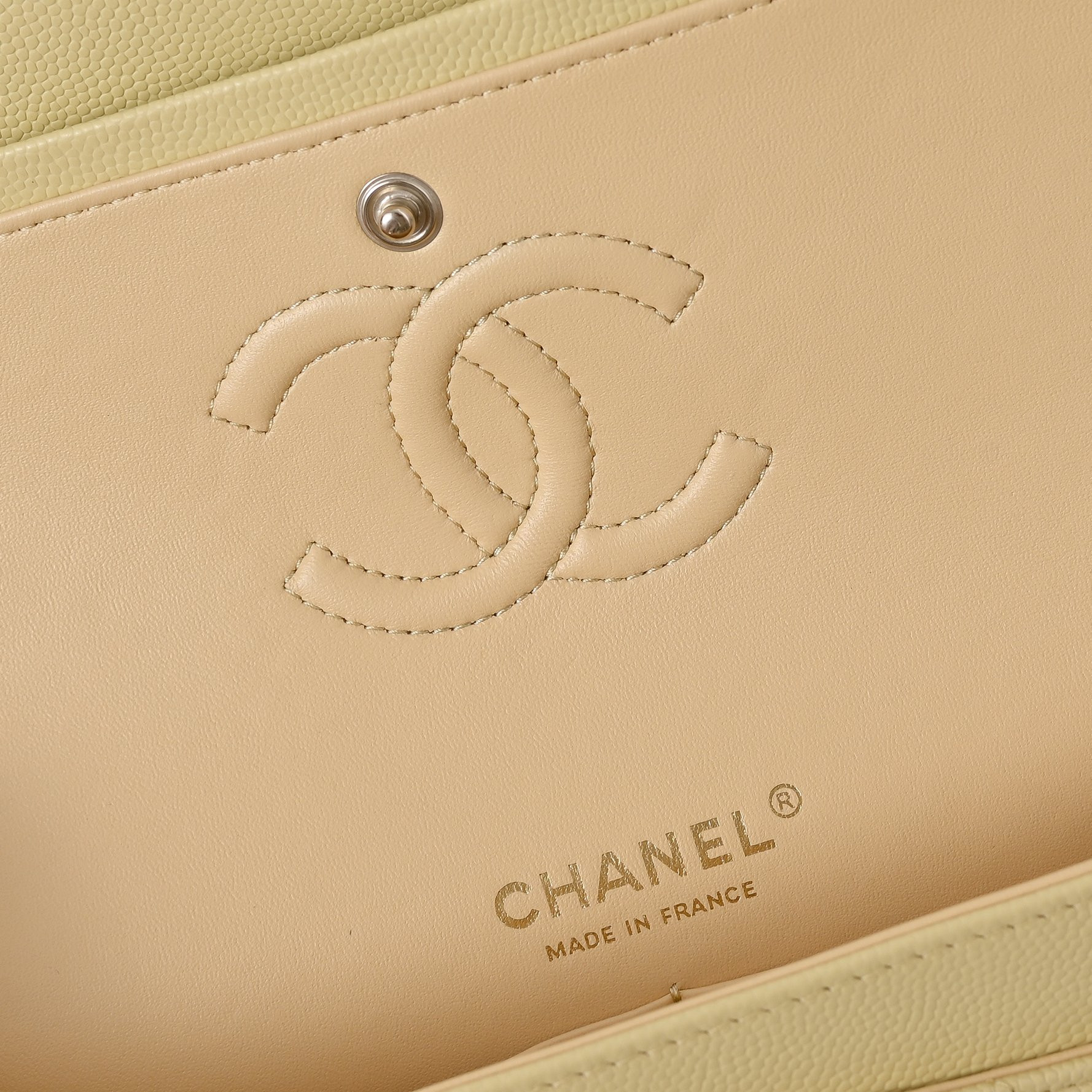 Ch**el classic flap handbag baby yellow with light gold hardware and caviar leather a01113 23x14.5x6cm