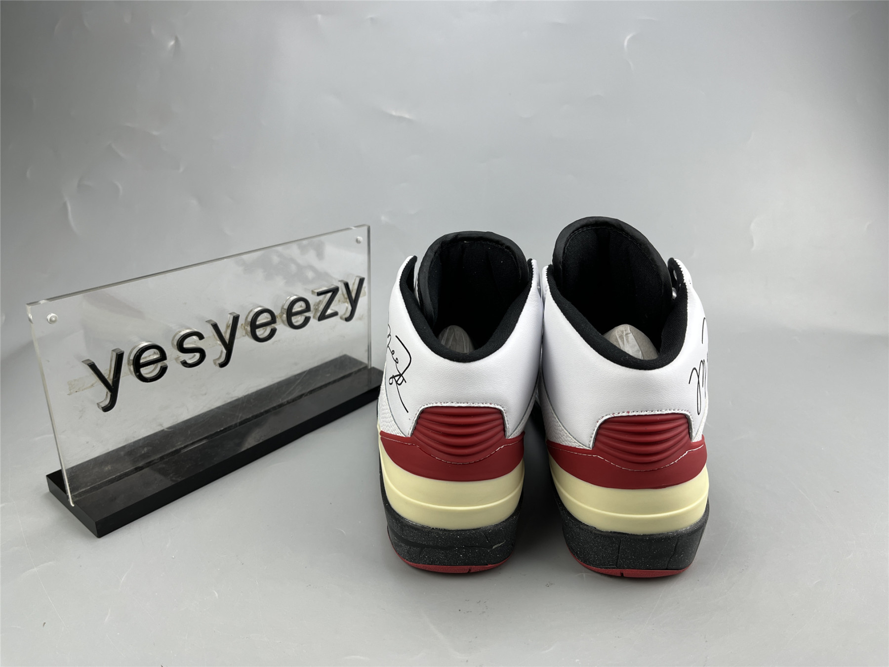 UA OFF WHITE X AIR JORDAN 2 LOW SP RED WHITE