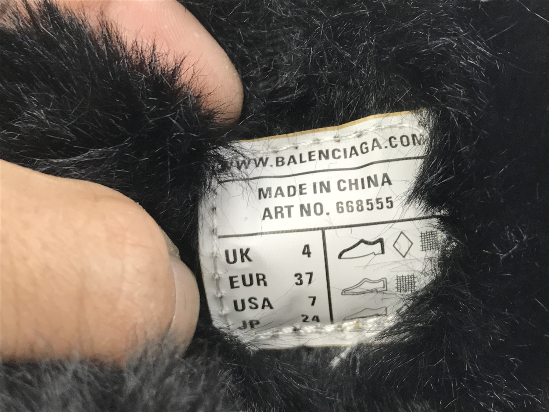 UA TRACK FUR SNEAKER ALL BLACK