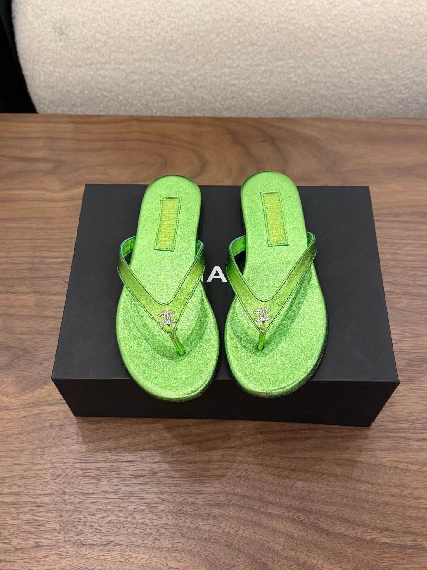 ua Ch**el slides