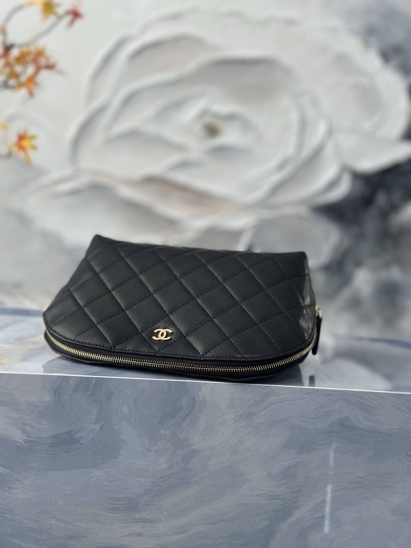 Ch**el quilted cosmetic bag gold hardware a31102 18.5x6x11cm