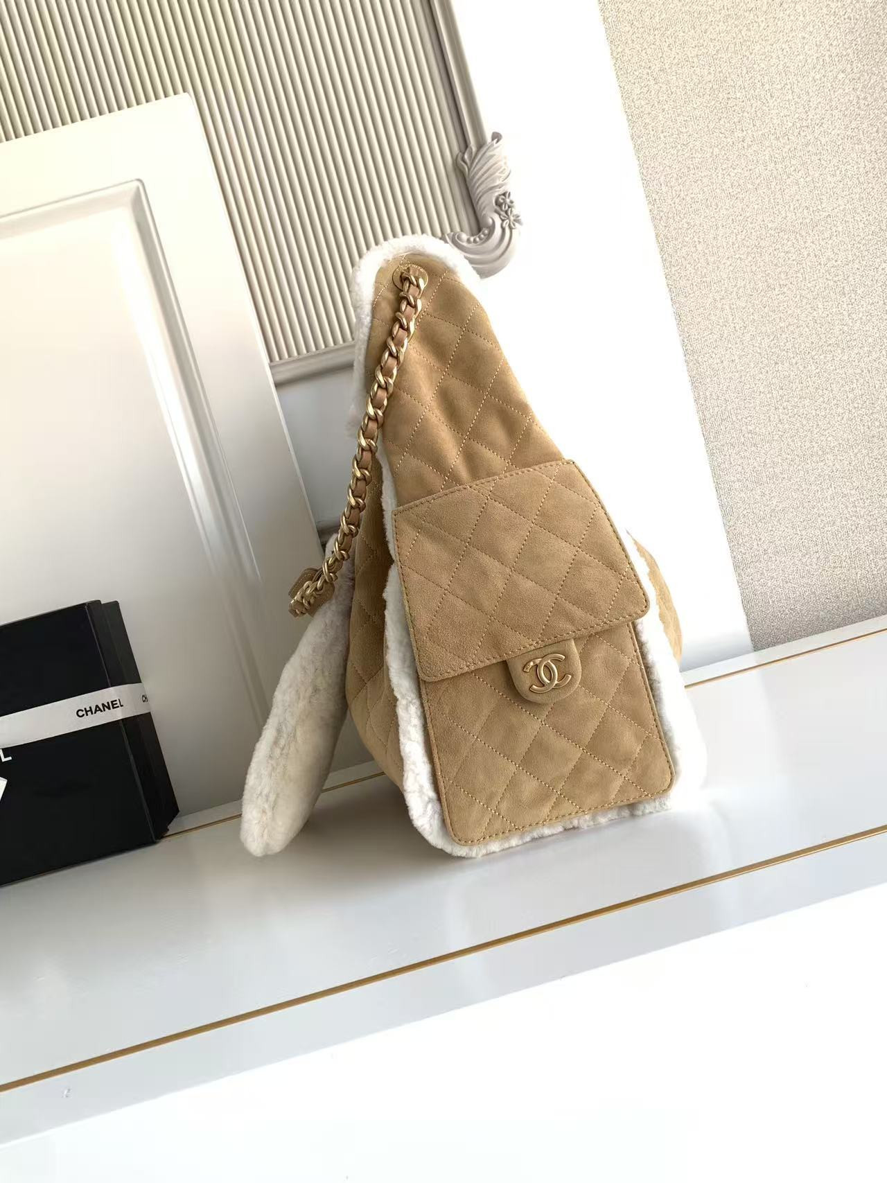 Ch**el 25c bucket bag 40x30x15cm