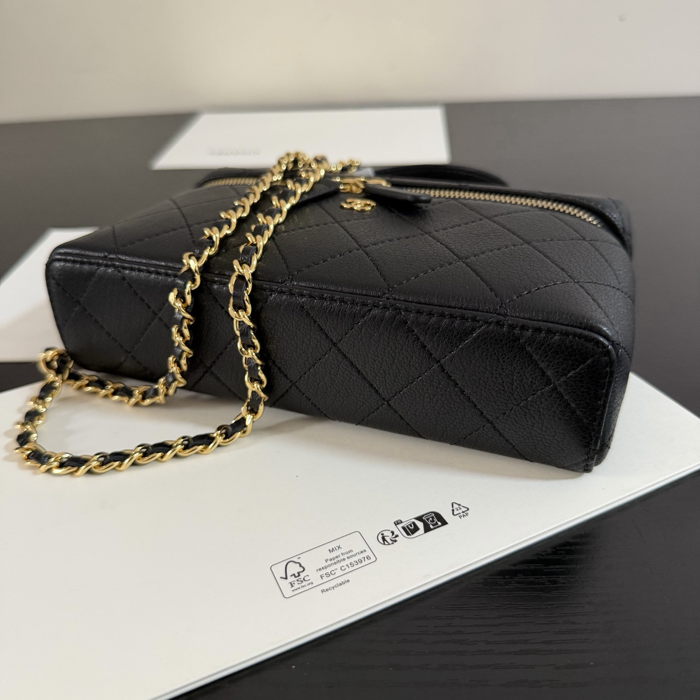 Ch**el classic vanity with chain handbag 17x19.5x5cm