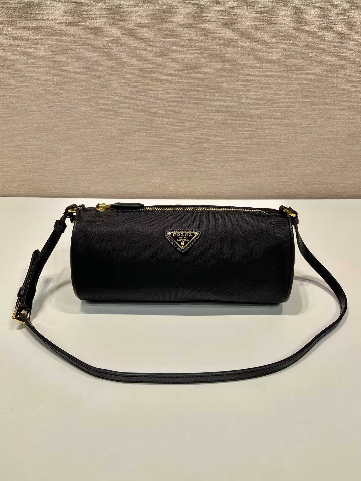 Pra*a re-nylon pouch 22x9x7.5cm