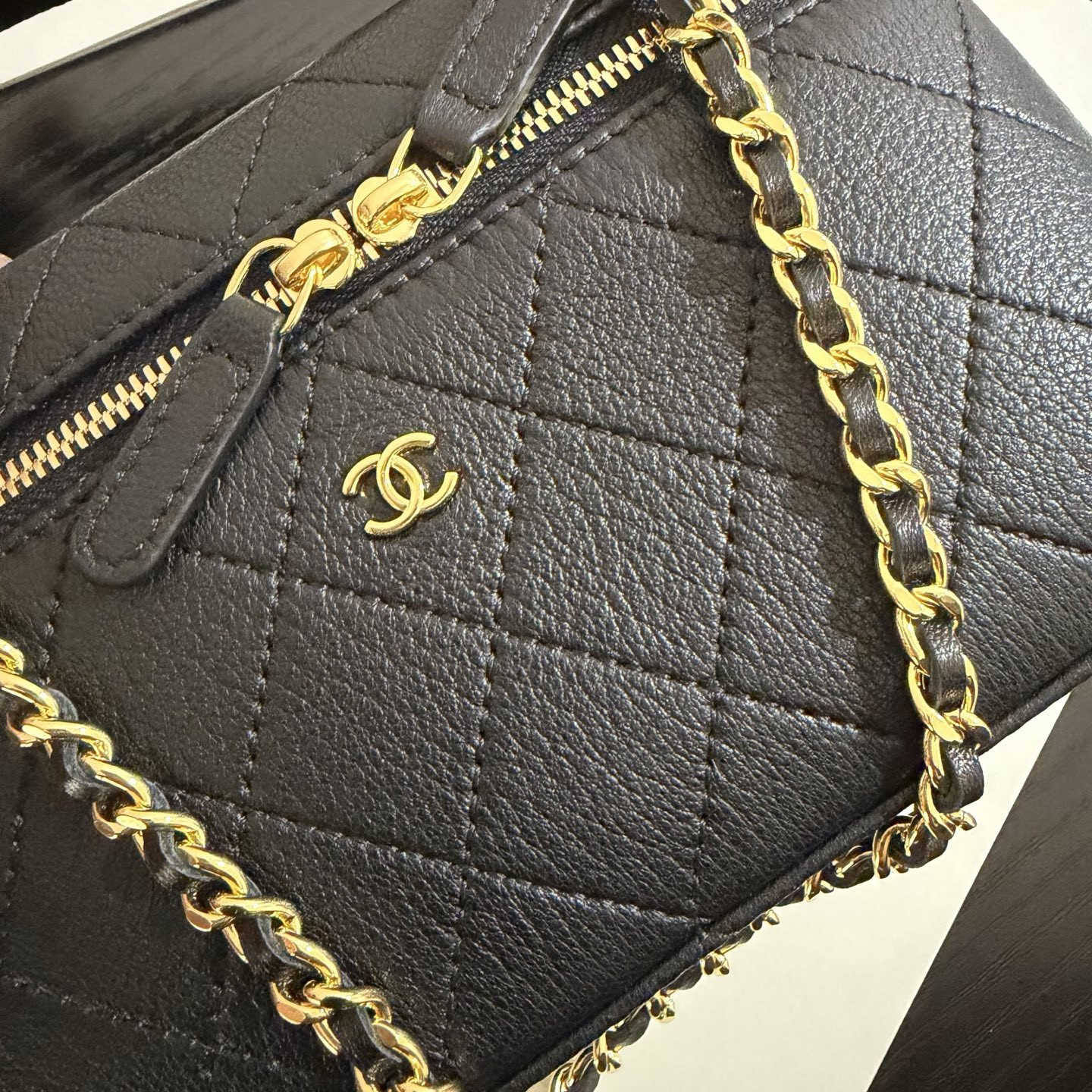 Ch**el classic vanity with chain handbag 17x19.5x5cm