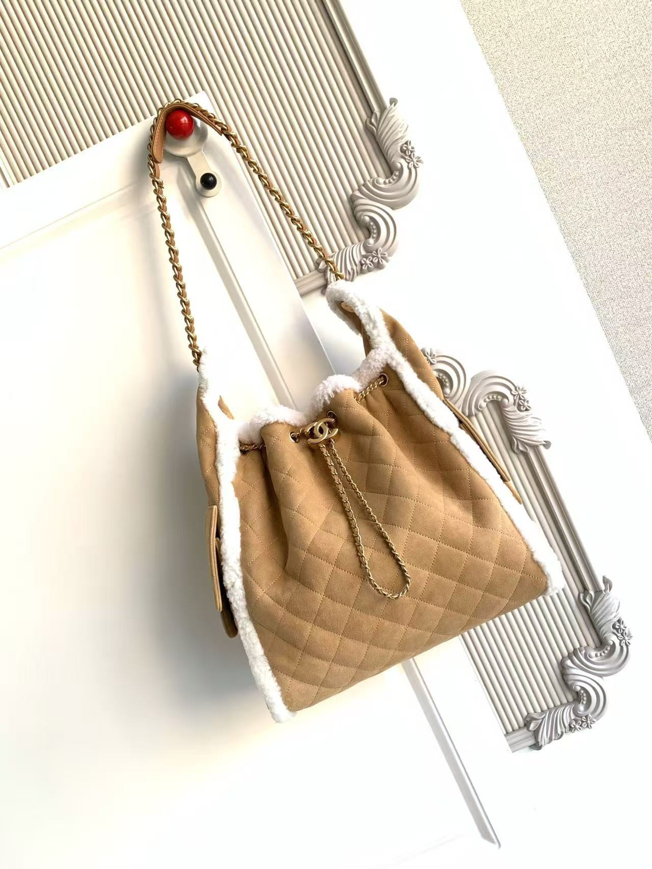 Ch**el 25c bucket bag 40x30x15cm