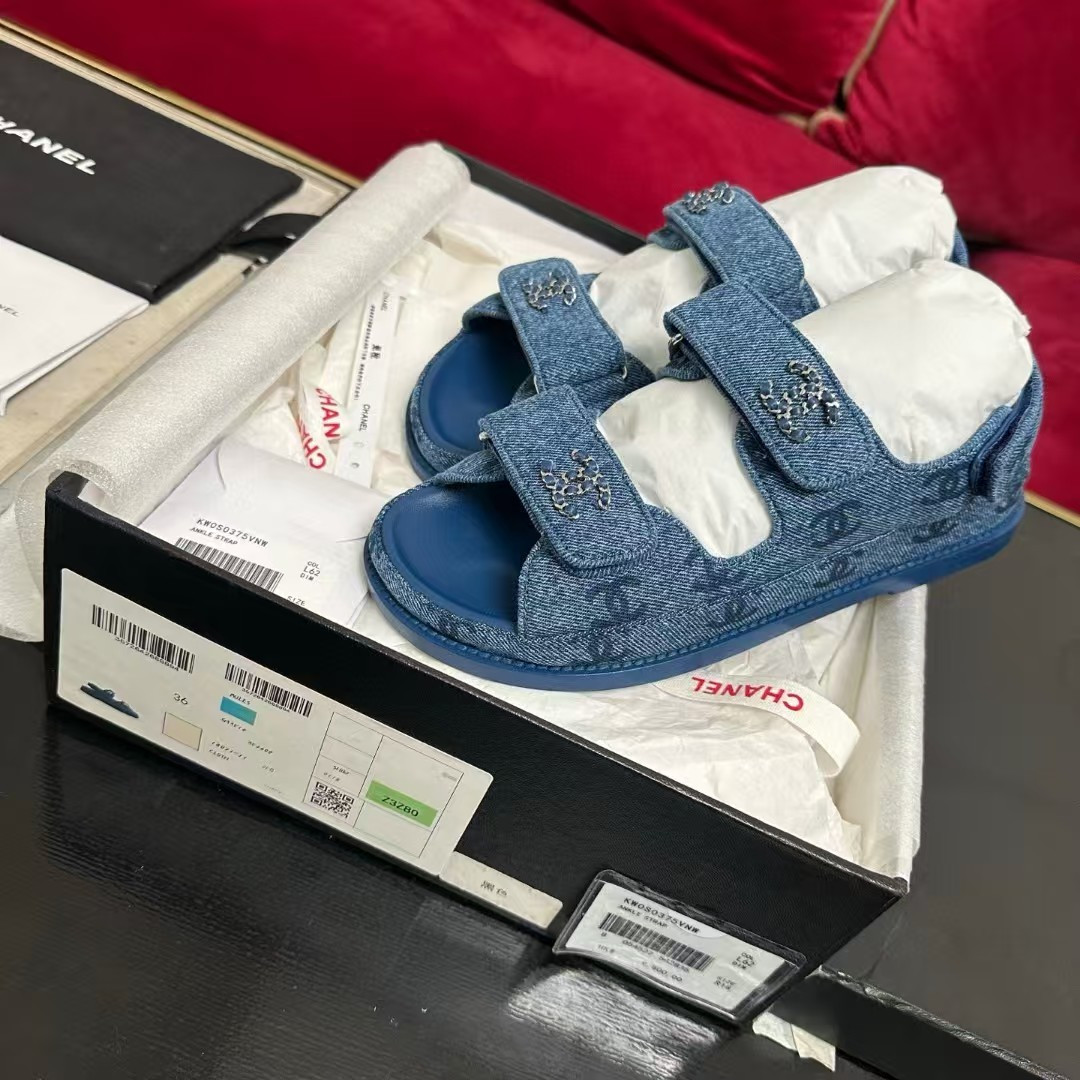 UA Ch**el Slides