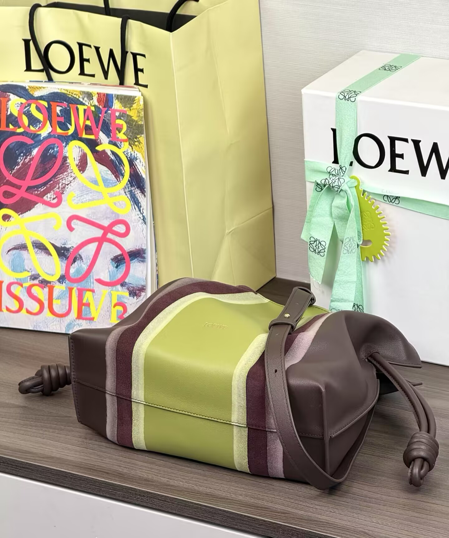 L0ew* medium flamenco clutch 24.5x30x10.5cm