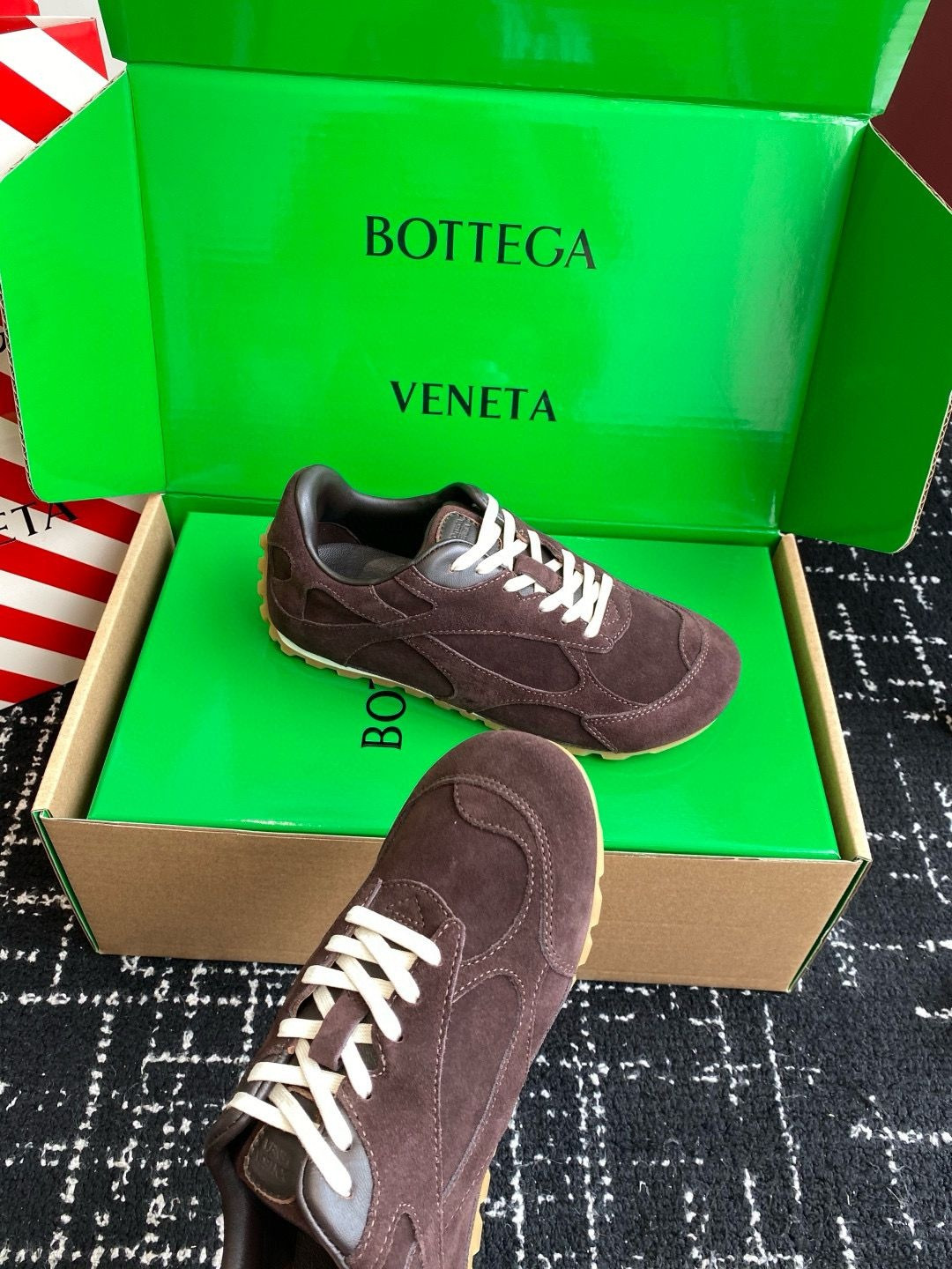 UA B0tt*ga Ven*ta Orbit Flash Sneaker