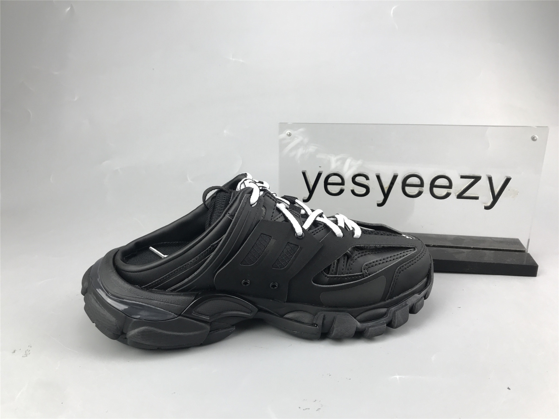 UA TRACK MULE BLACK