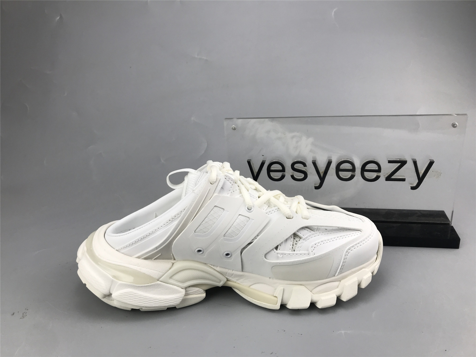 UA TRACK MULE WHITE