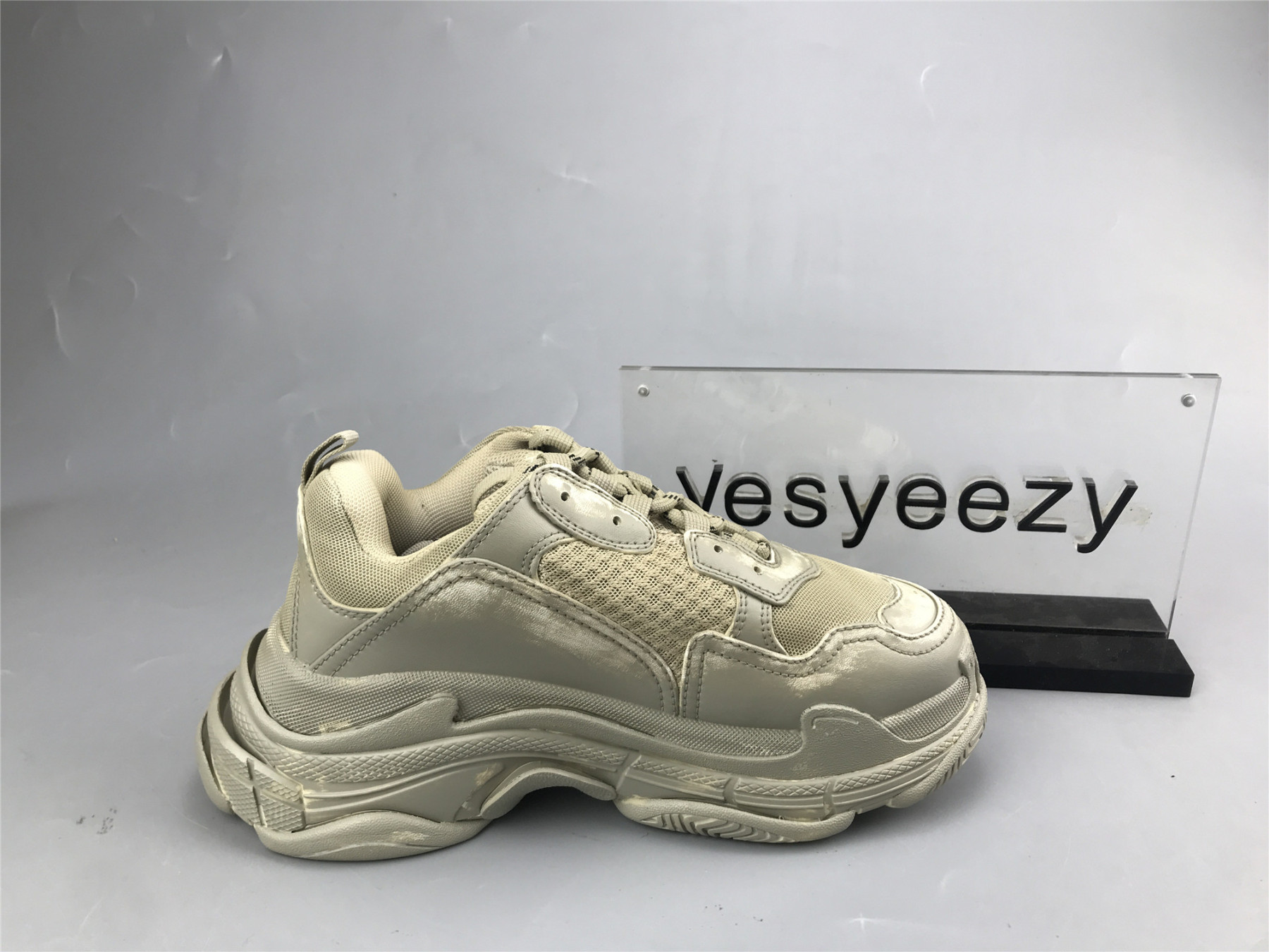 UA TRIPLE S SNEAKER LIGHT BEIGE