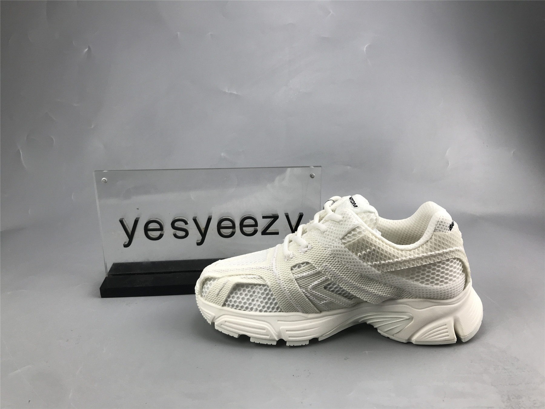 ua phanT0m sneaker white