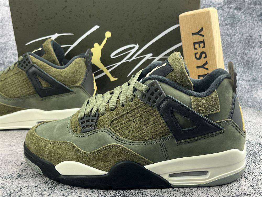 UA AIR JORDAN 4 RETRO SE 