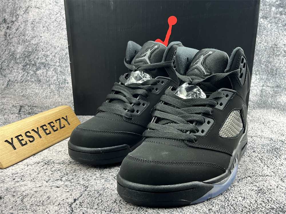 UA AIR JORDAN 5 RETRO SE 