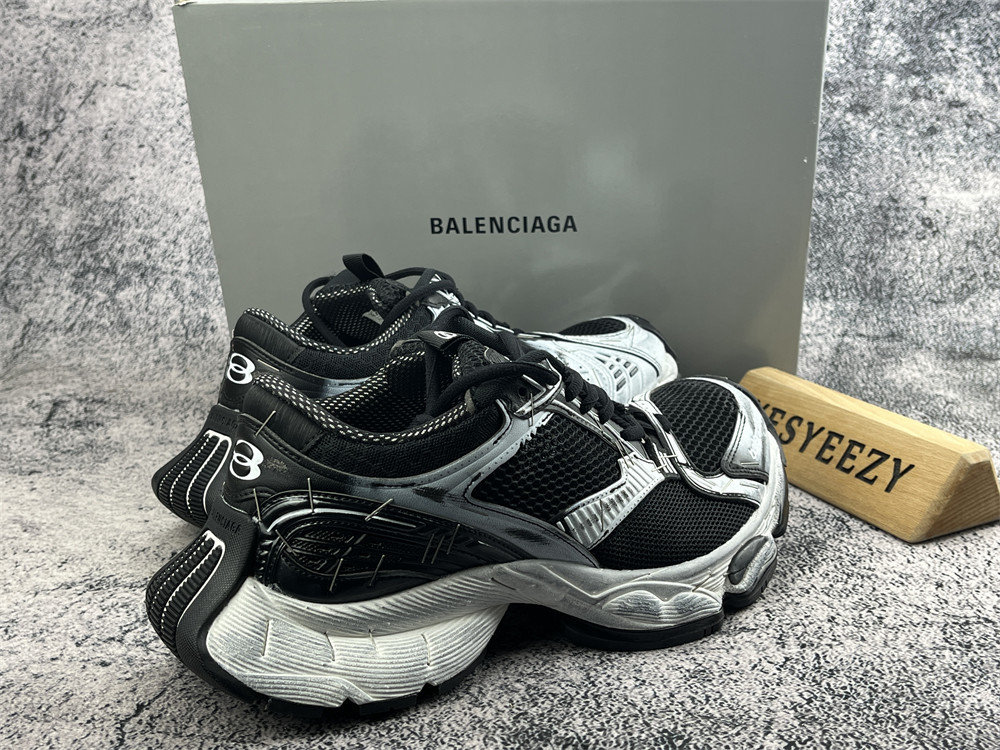 ua Ba1en*iaga stapler sneakers