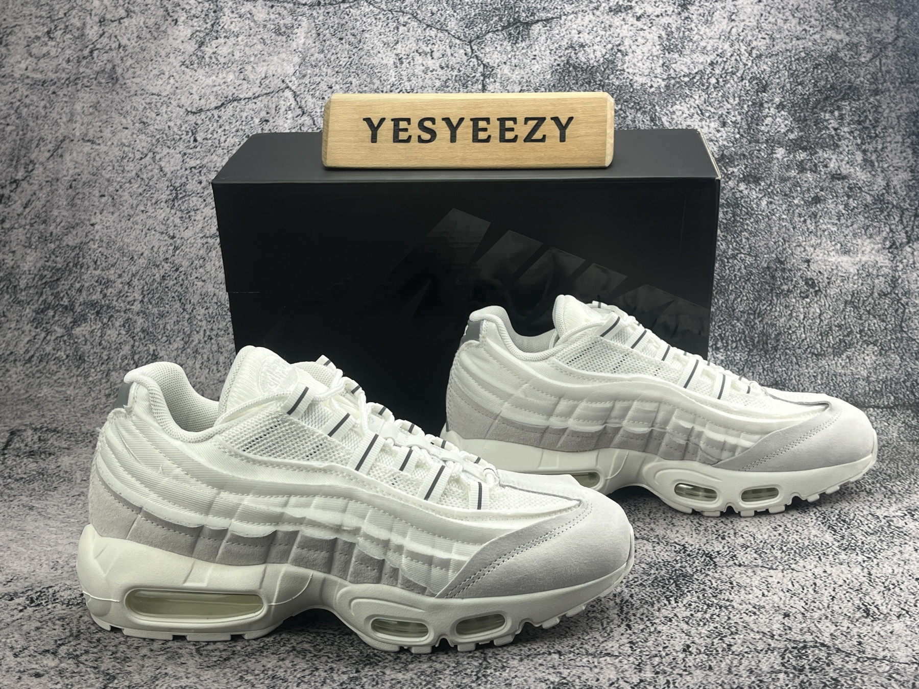 UA Nike Air Max 95