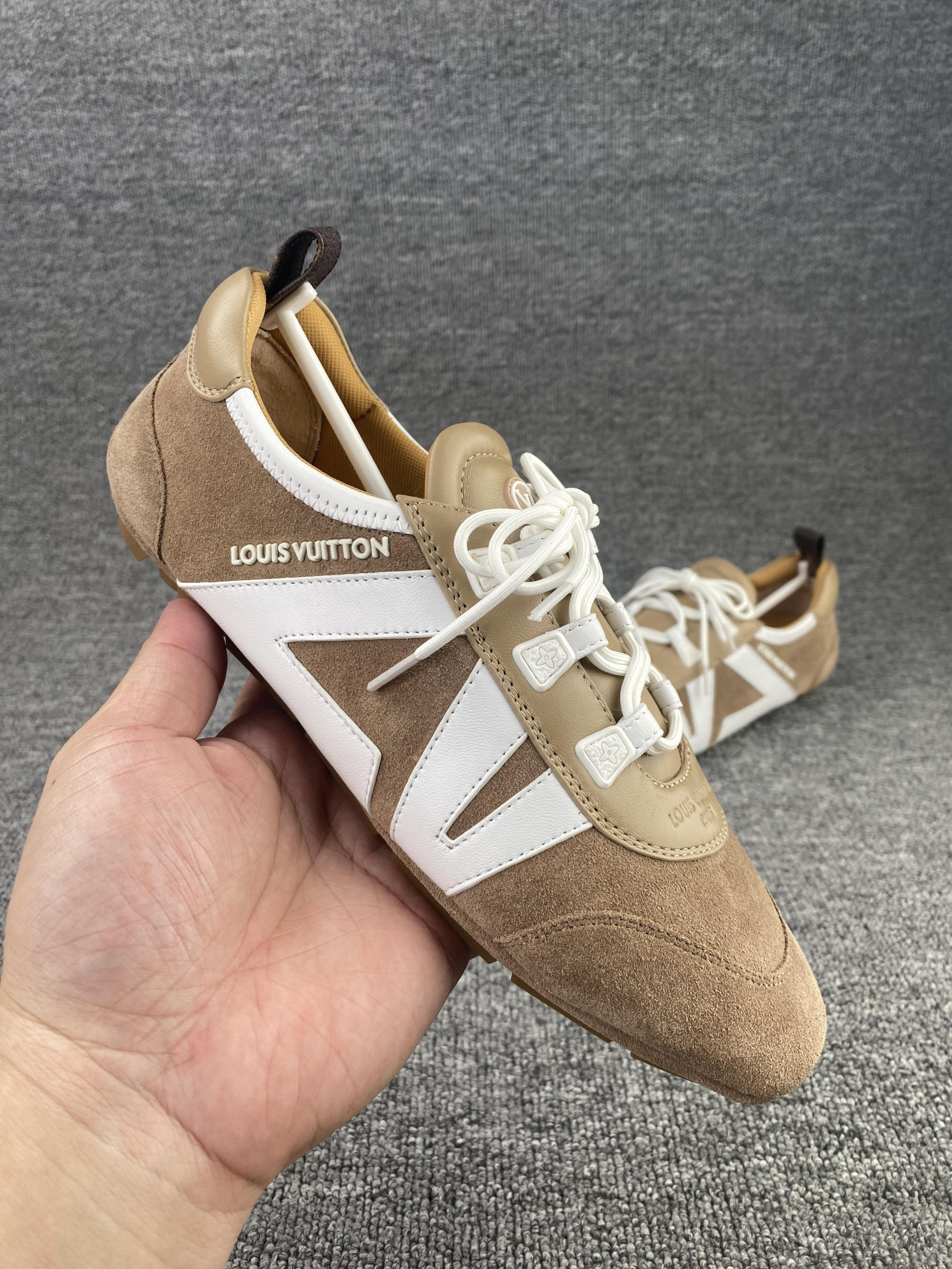 UA LV Sneaker