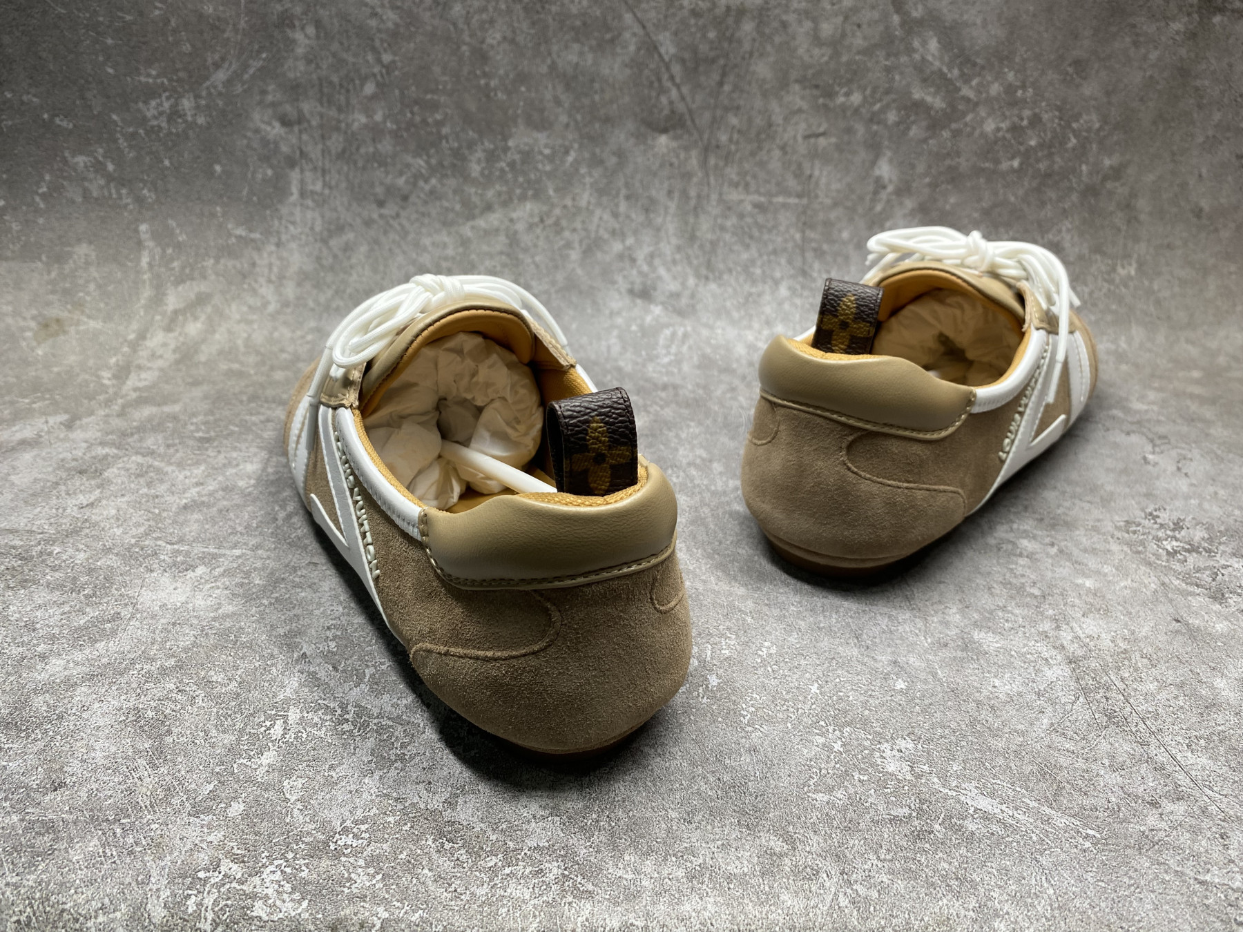 UA LV Sneaker