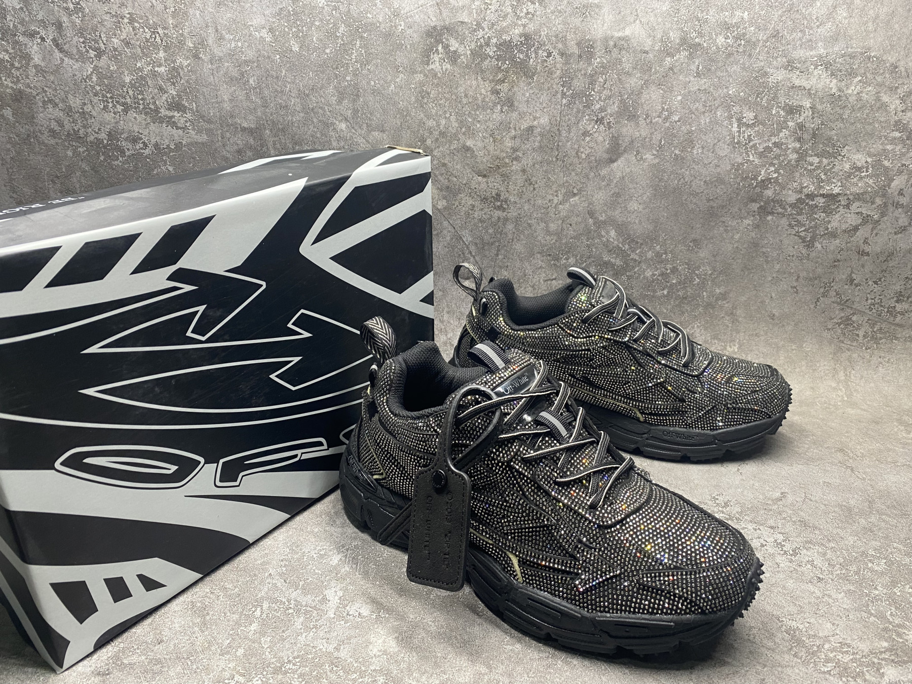 UA Off-White "BE RIGHT BACK"
