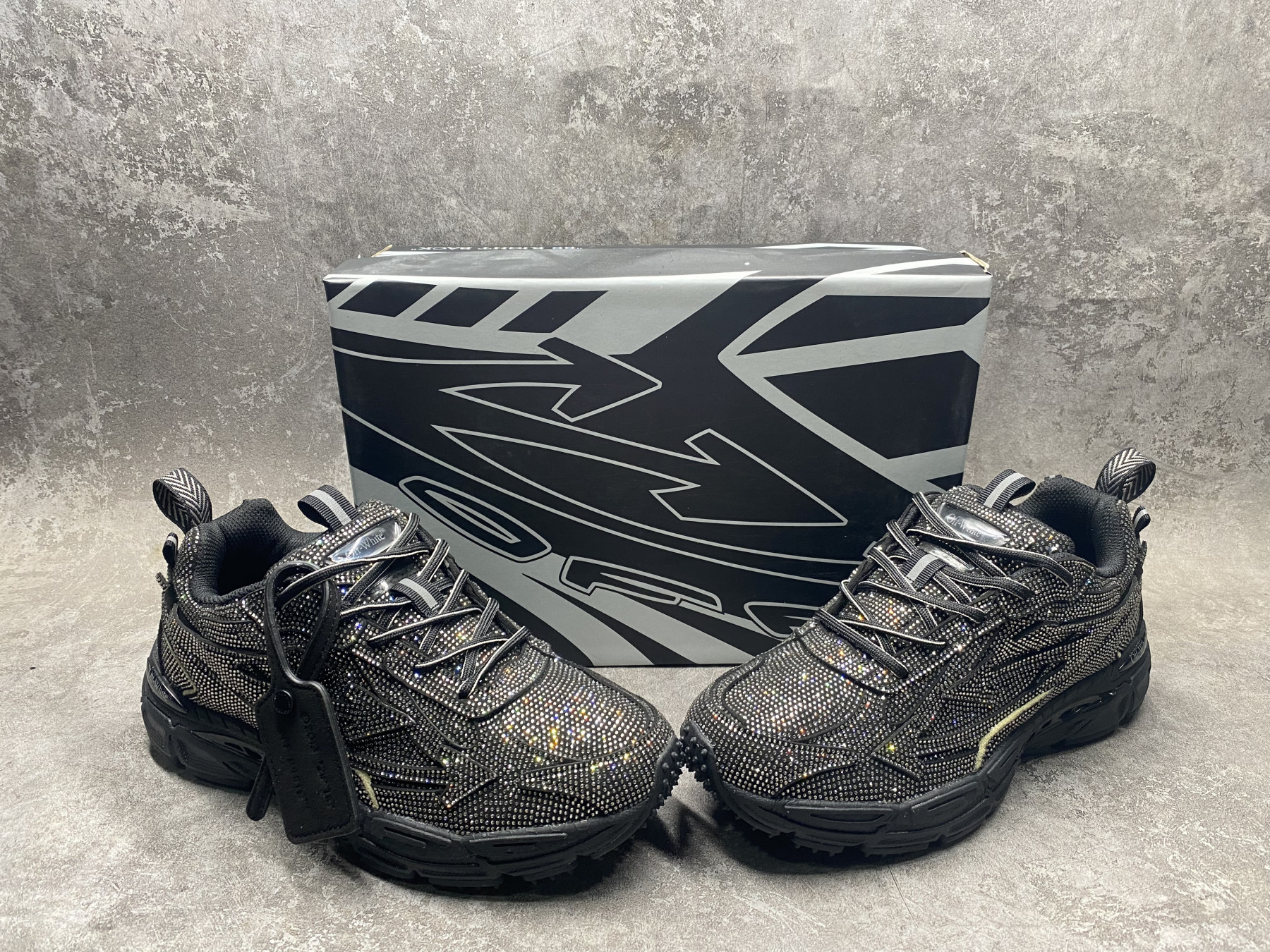 UA Off-White "BE RIGHT BACK"