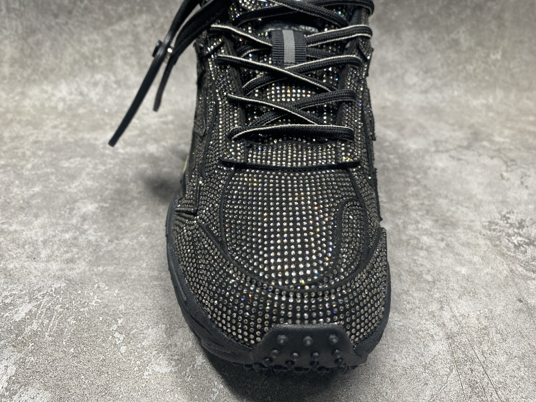 UA Off-White "BE RIGHT BACK"