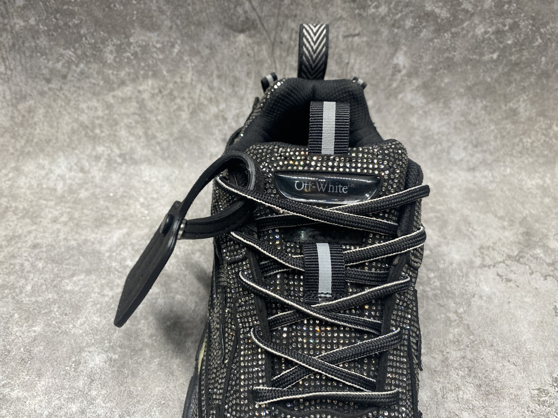 UA Off-White "BE RIGHT BACK"