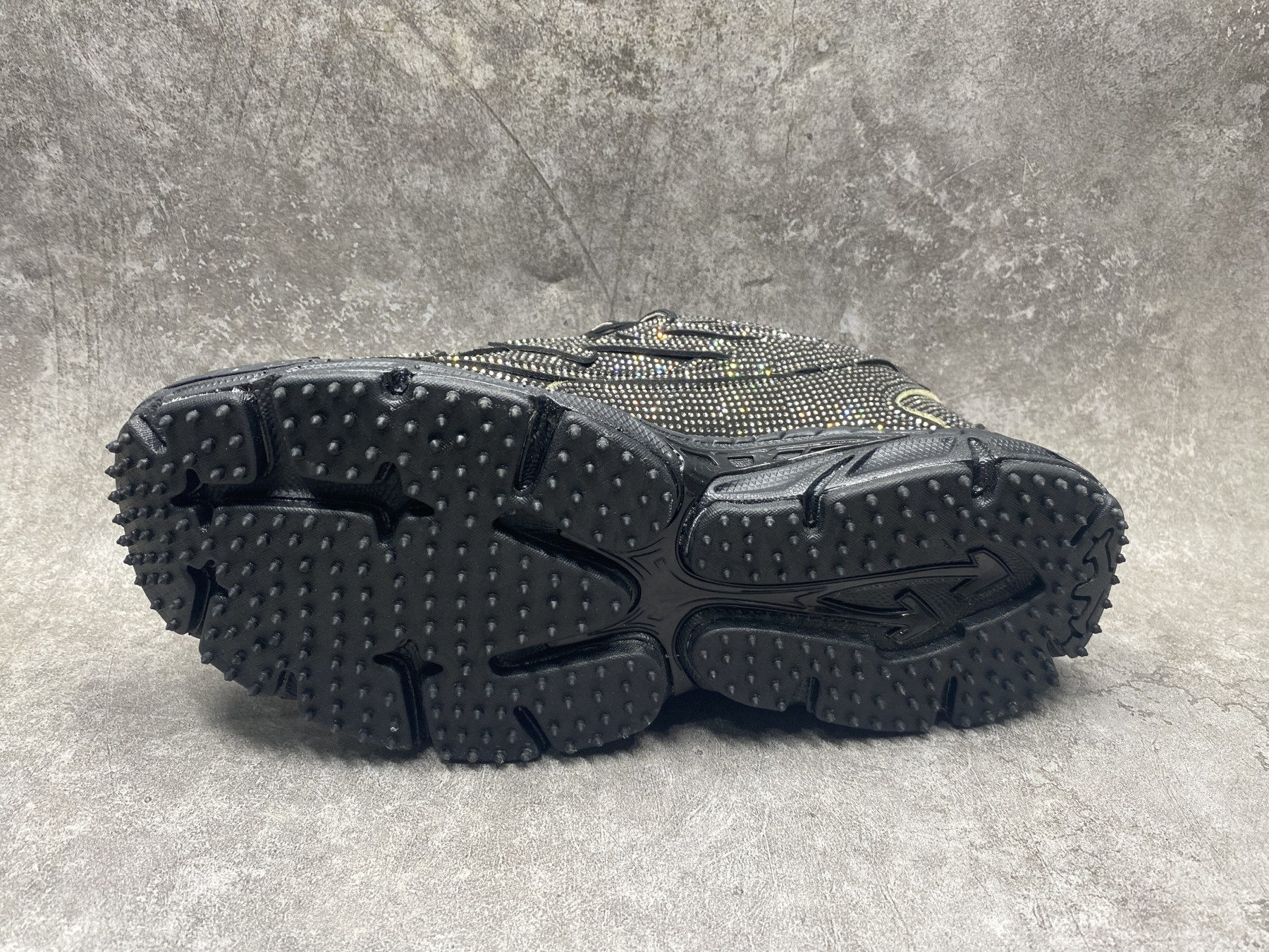 UA Off-White "BE RIGHT BACK"