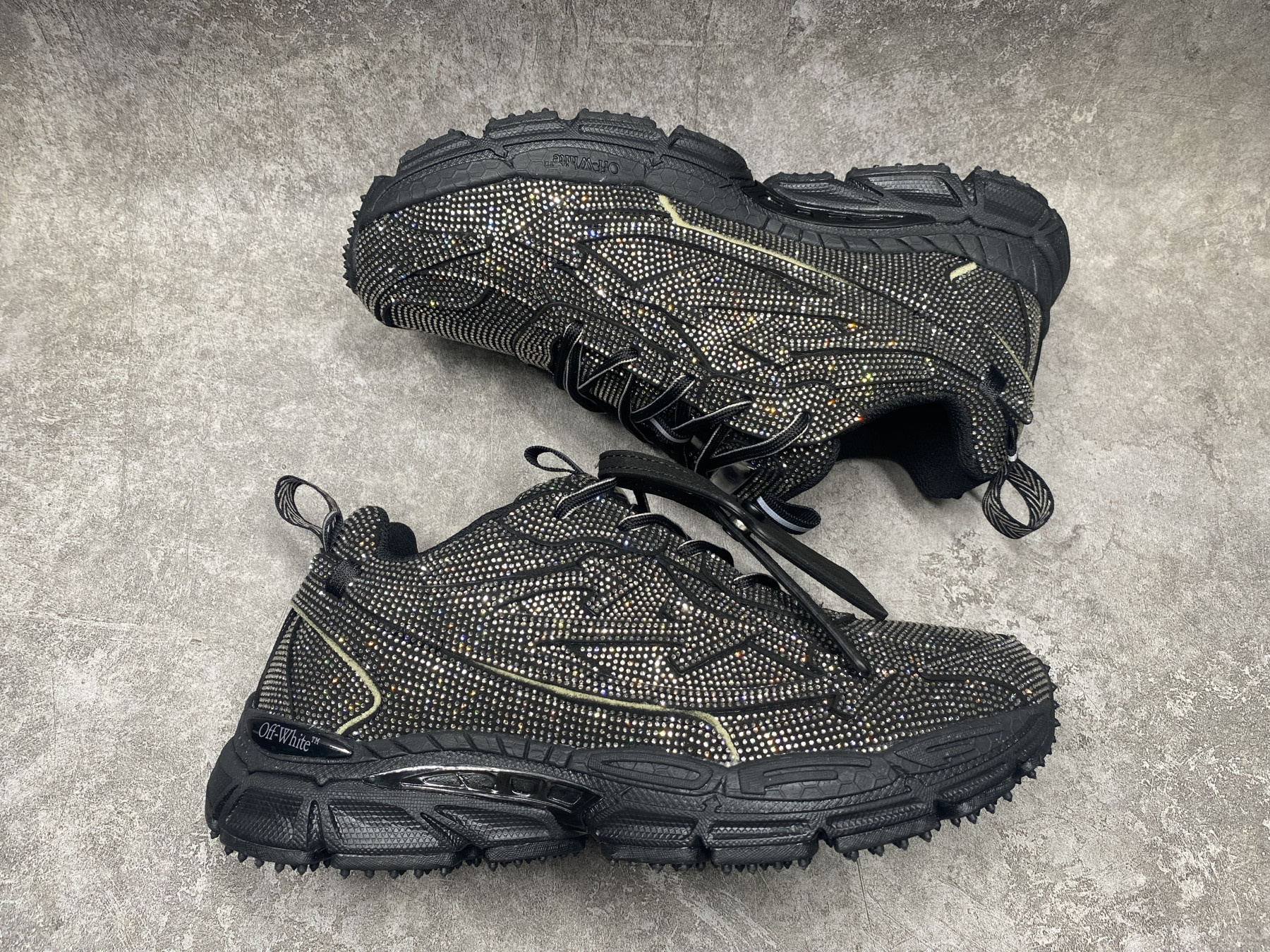 UA Off-White "BE RIGHT BACK"