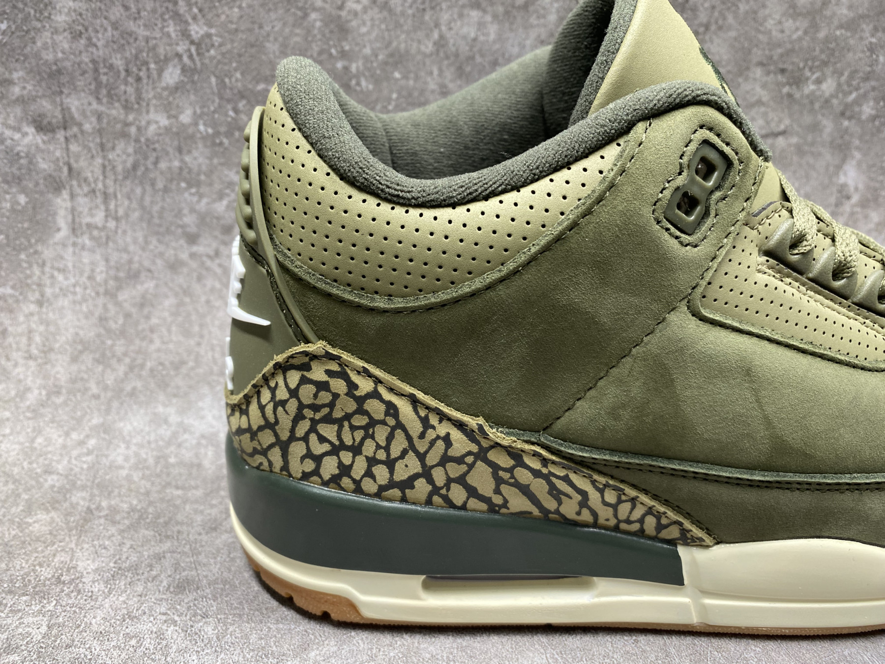 UA Jordan 3 Retro
