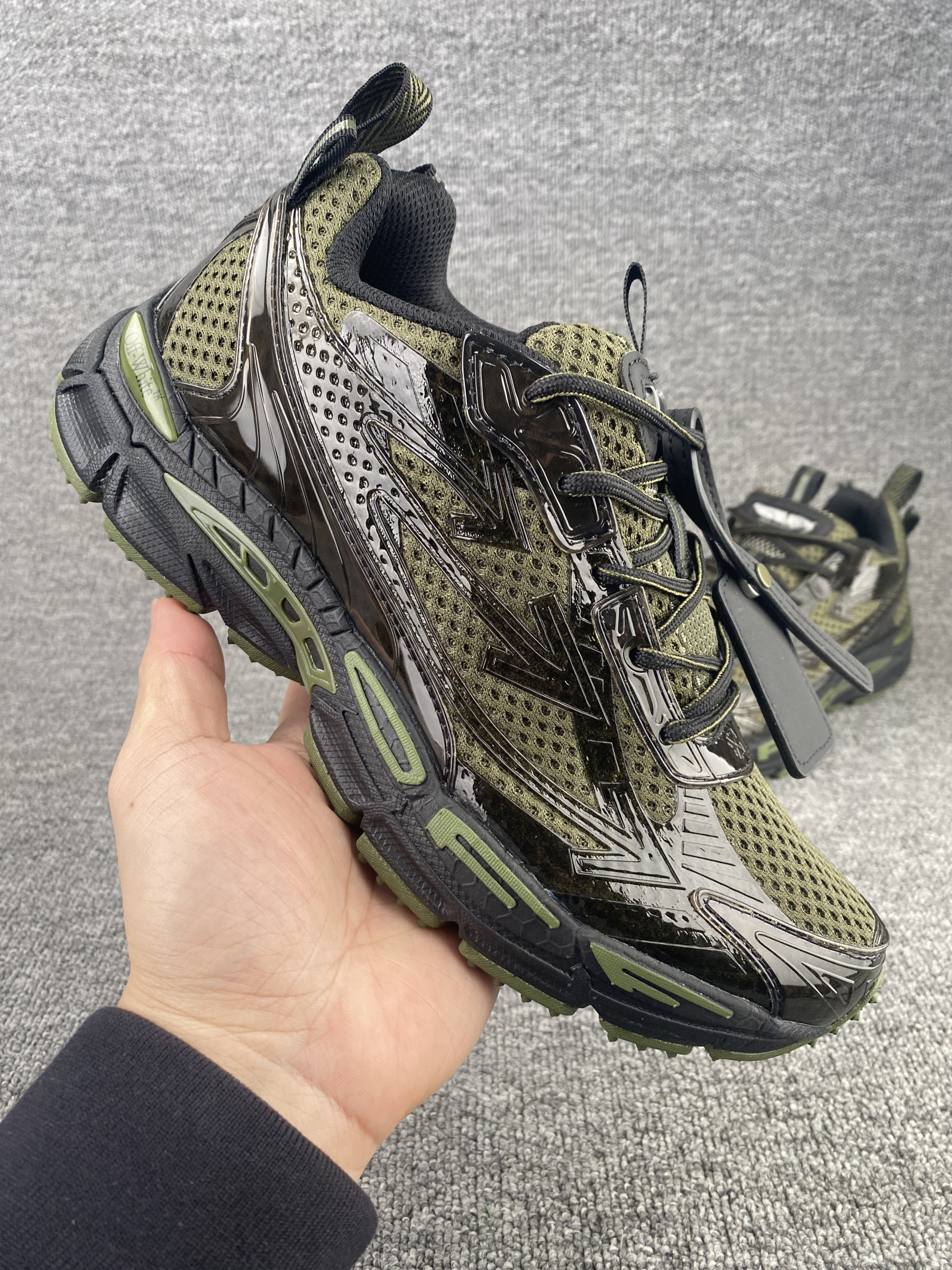 UA Off-White "BE RIGHT BACK"