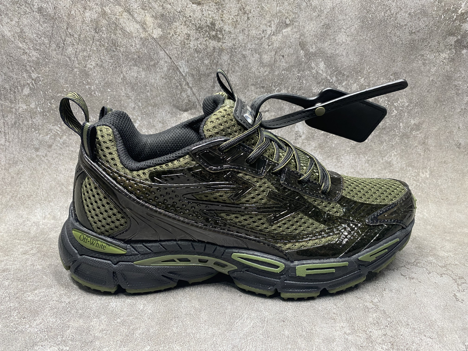 UA Off-White "BE RIGHT BACK"
